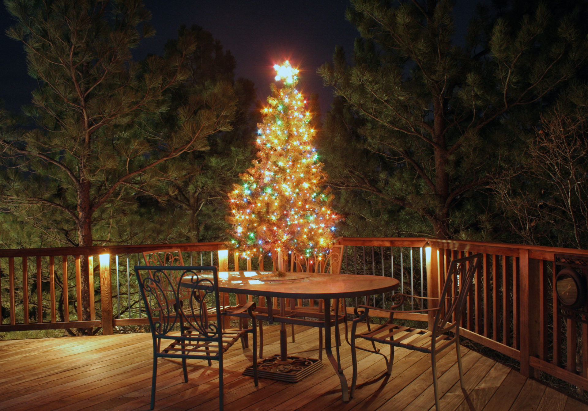 artificial christmas tree for outdoor use