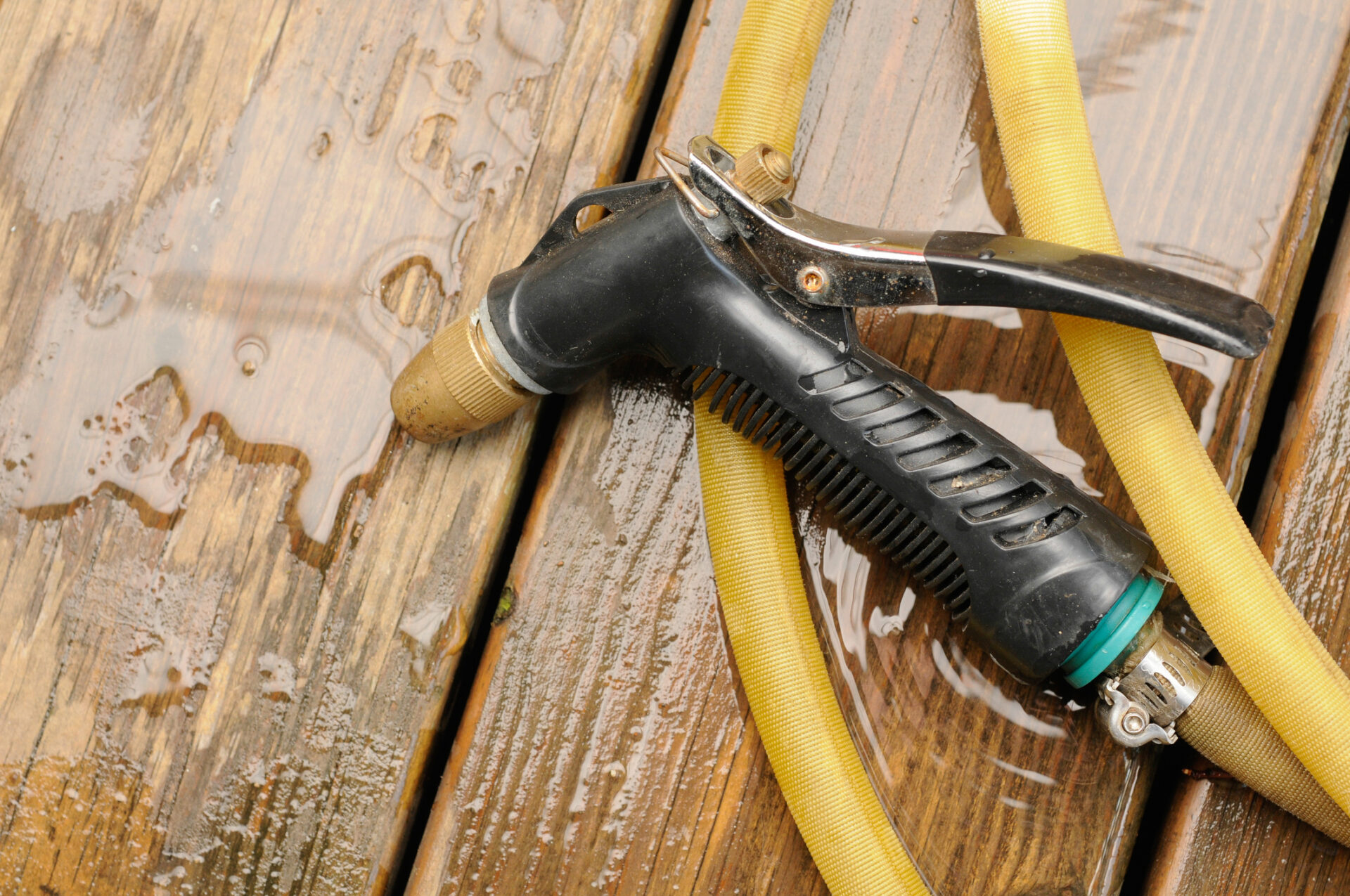 How to Clean a Wood Deck Without a Pressure Washer Trex RainEscape